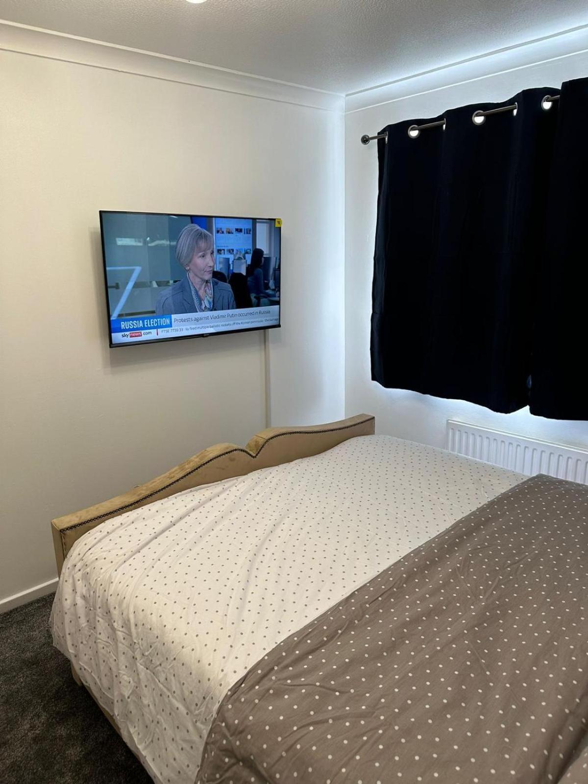 Lovely Two Bedroom Flat Thamesmead  Exteriör bild
