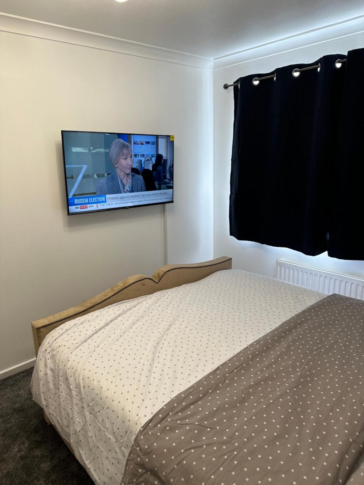 Lovely Two Bedroom Flat Thamesmead  Exteriör bild
