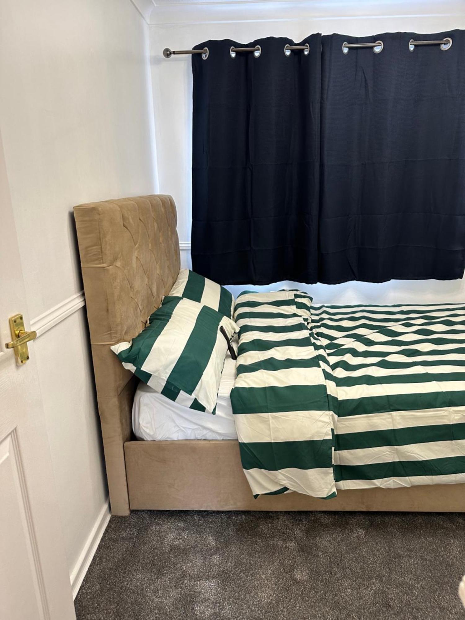 Lovely Two Bedroom Flat Thamesmead  Exteriör bild